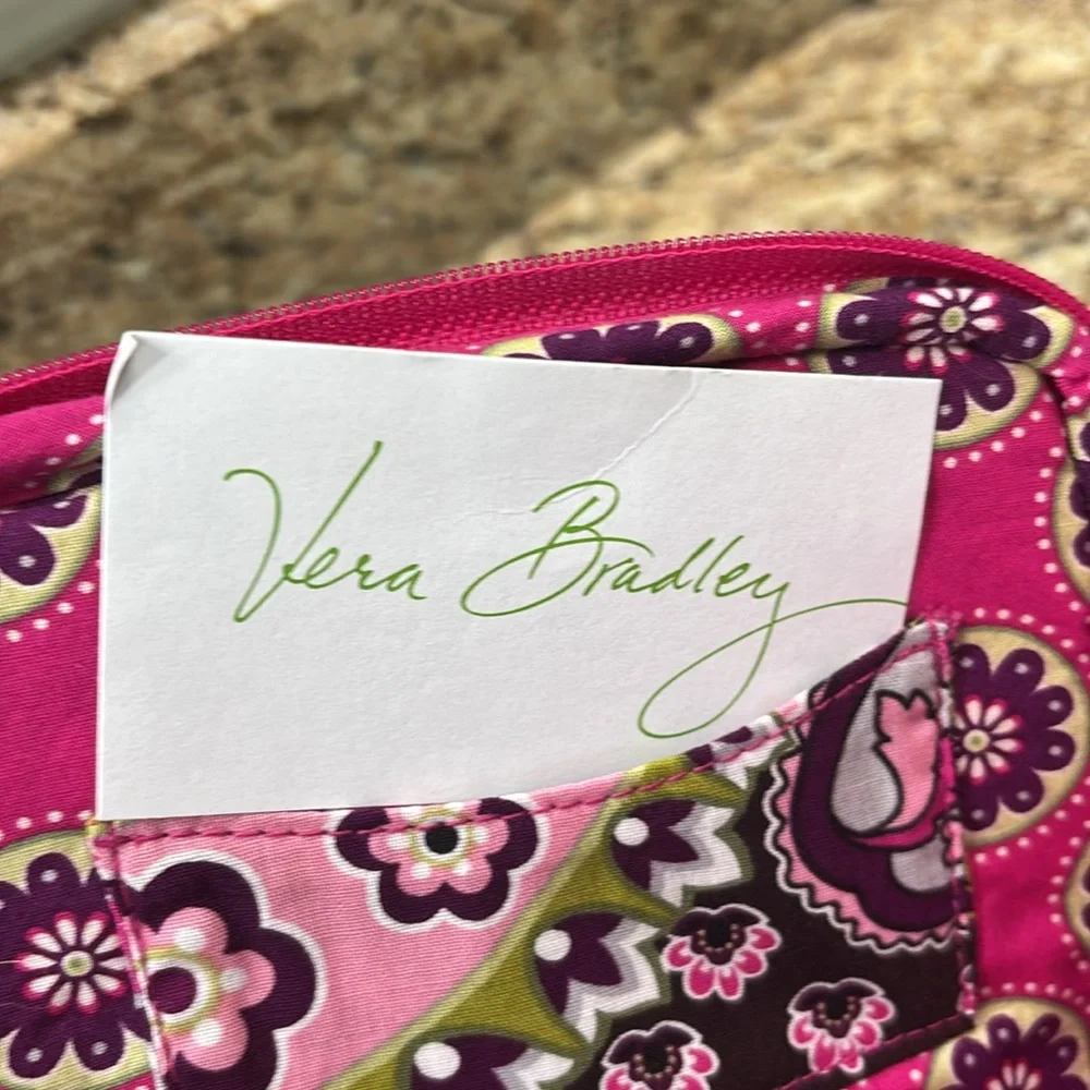 VERA BRADLEY Very Berry Paisley Tablet Case NWOT 7x9 inches Raspberry Pink